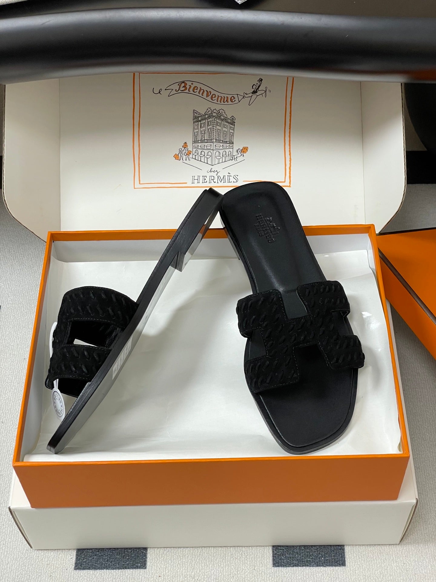 HM 25S ORAN SANDAL IN BLACK SUEDE AND LAMBSKIN
