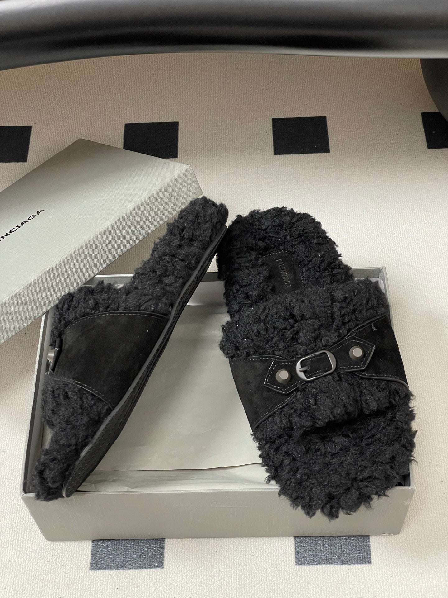 BALENCIAGA 25S SLIPPERS IN BLACK SUEDE AND WOOL