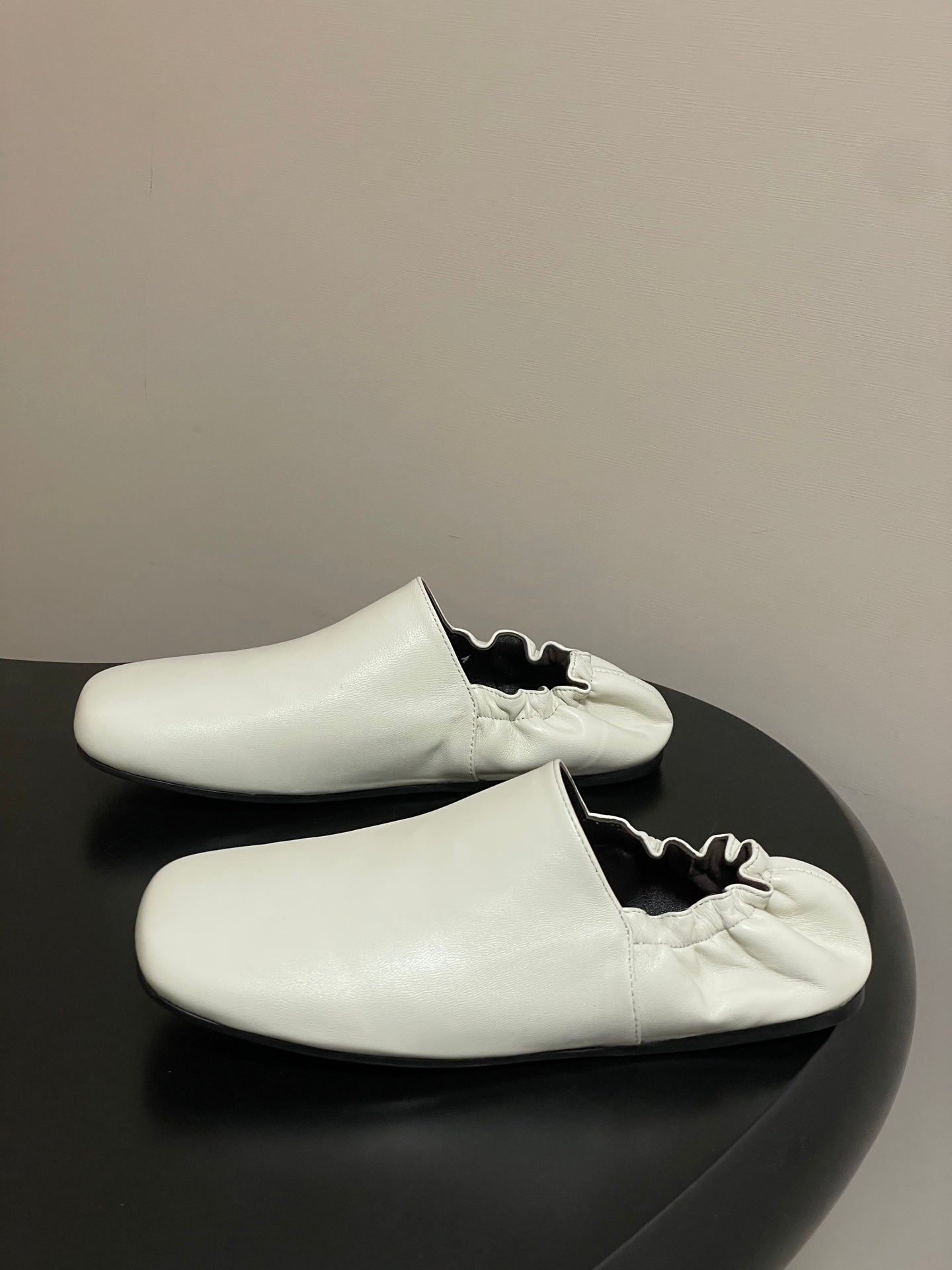 CELINE 26S ELASTIC-BACK FLAT SHOES IN WHITE LAMBSKIN