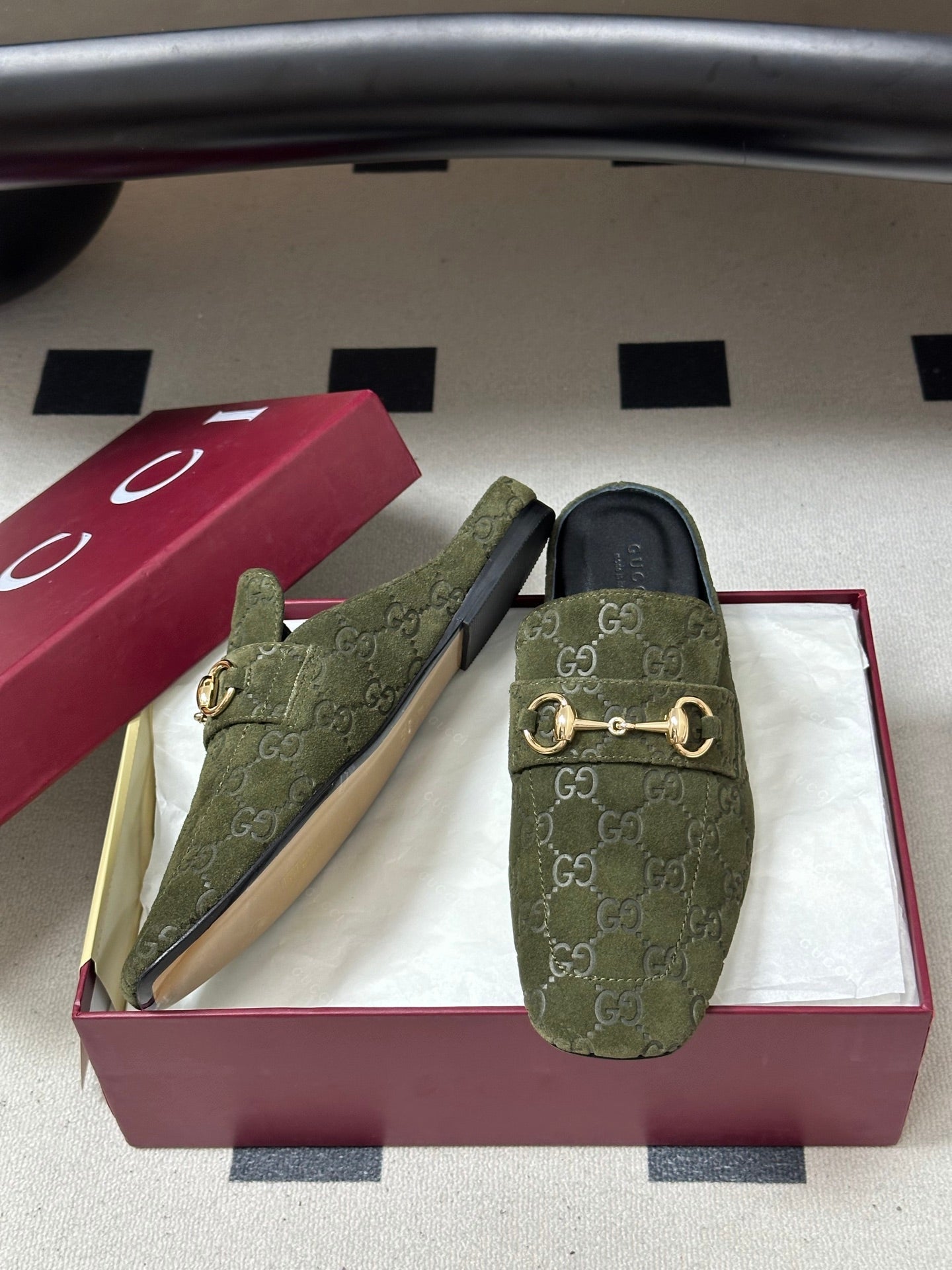 GUCCI 26S HORSEBIT LOAFER MULES IN MOSS GREEN SUEDE
