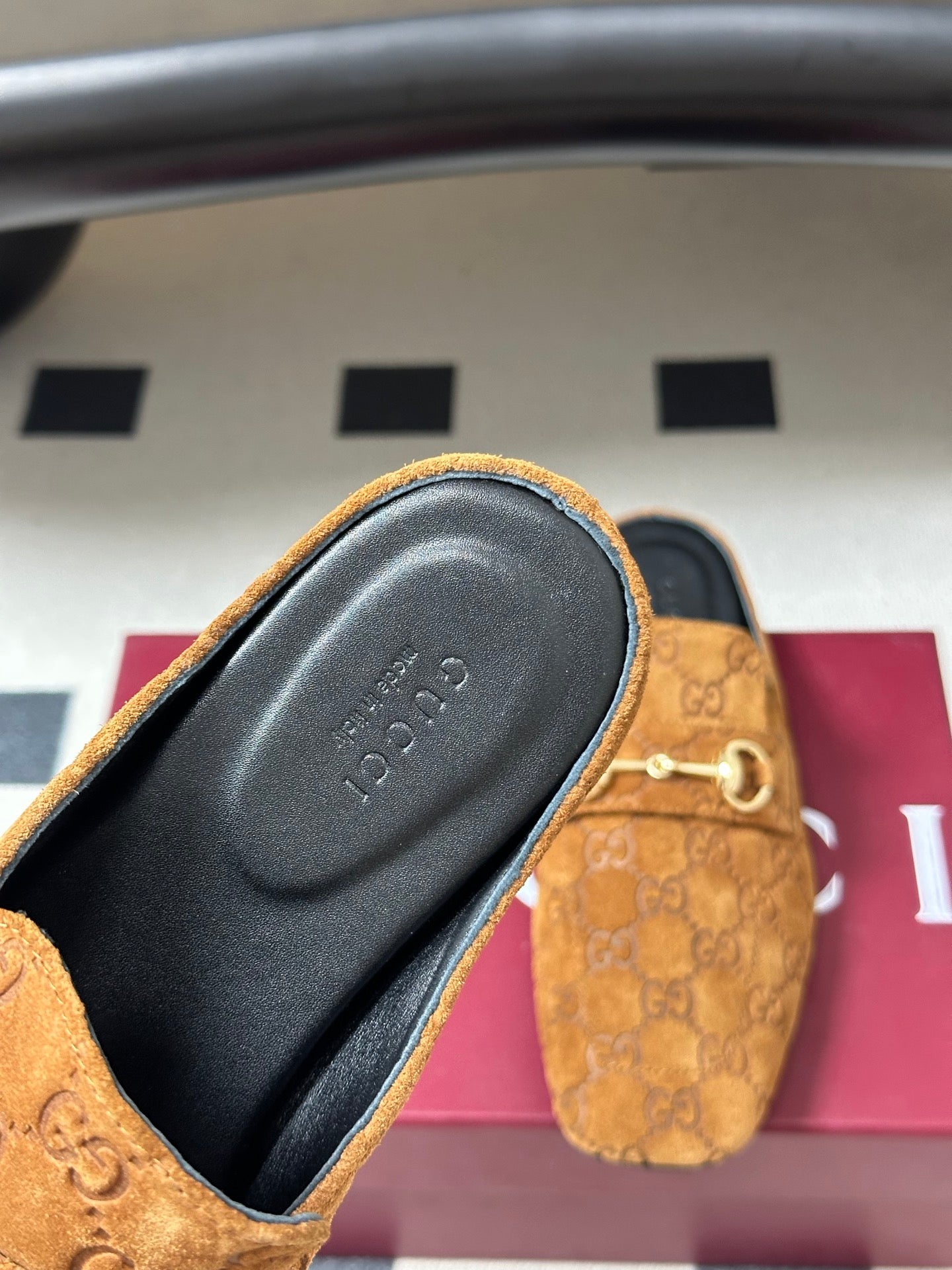 GUCCI 26S HORSEBIT LOAFER MULES IN MEDIUM BROWN SUEDE
