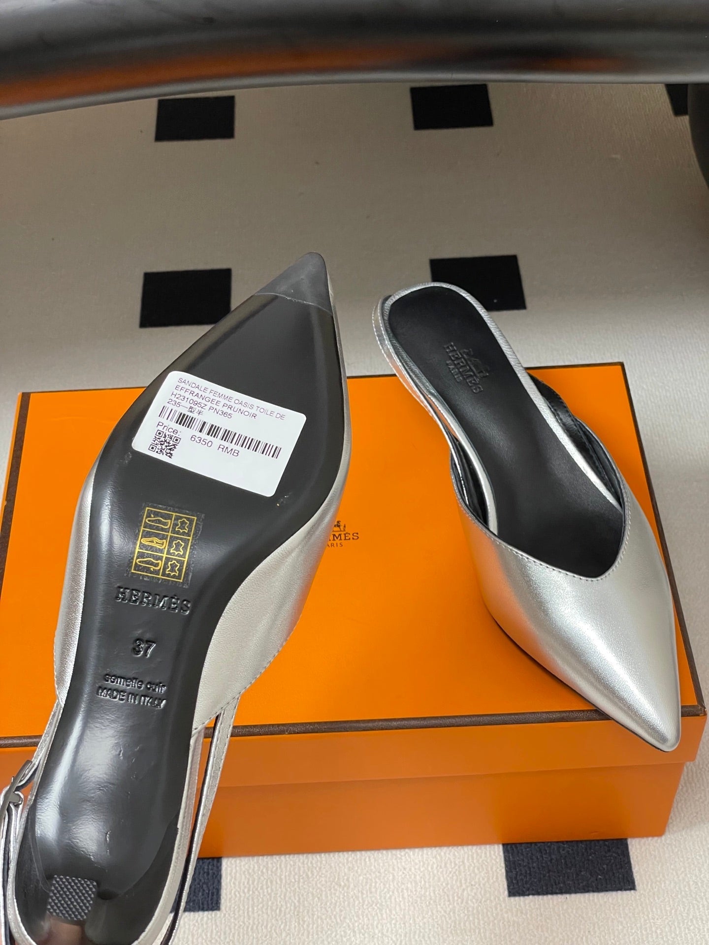 HM 26S NICOLE SLINGBACK 40MM IN SILVER CALFSKIN SILVER HARDWARE