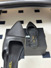 CHANEL 26S POINTED TOE SLINGBACKS IN BLACK LAMBSKIN AND FABRIC