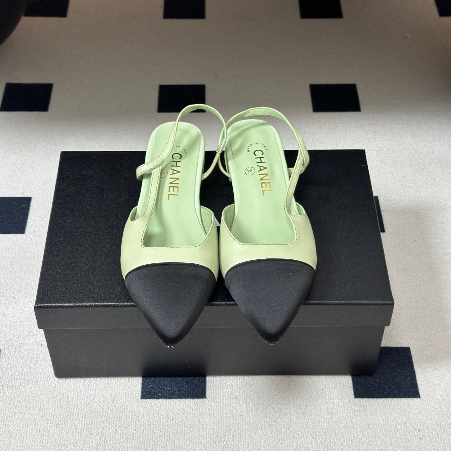 CHANEL 26S POINTED TOE SLINGBACKS IN PASTEL GREEN LAMBSKIN AND BLACK FABRIC