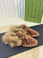 HORSEBIT MULE IN SYRUP BROWN MONOGRAM VELVET AND LAMB WOOL LINING