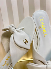 LACE SANDALS IN WHITE CALFSKIN