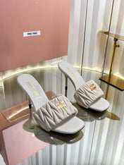 MIUMIU 26S HIGH-HEEL MULE SANDALS 85MM IN LIGHT BEIGE CALFSKIN GOLD HARDWARE