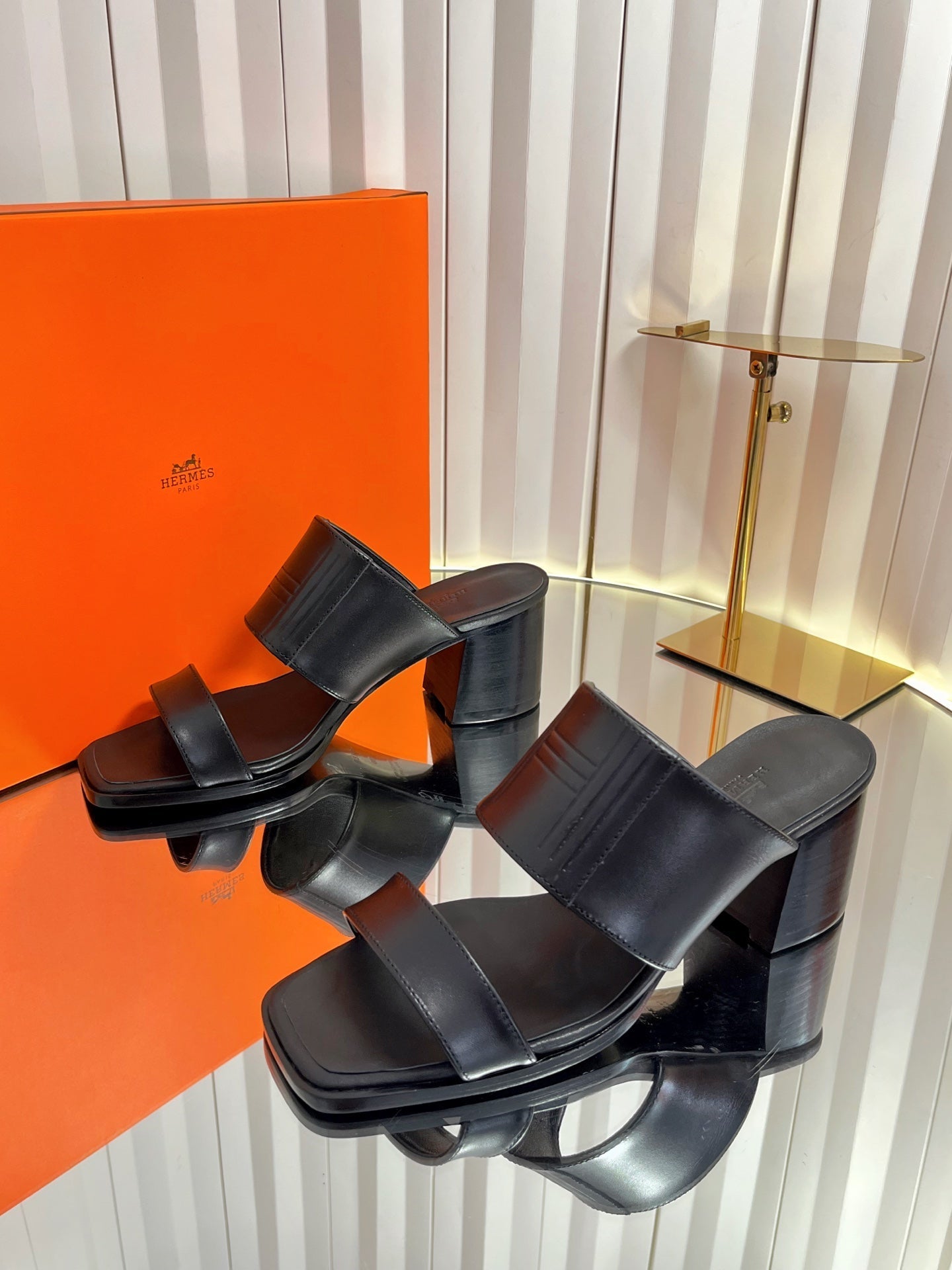 HM 26S MONICA 60 SANDAL IN BLACK CALFSKIN