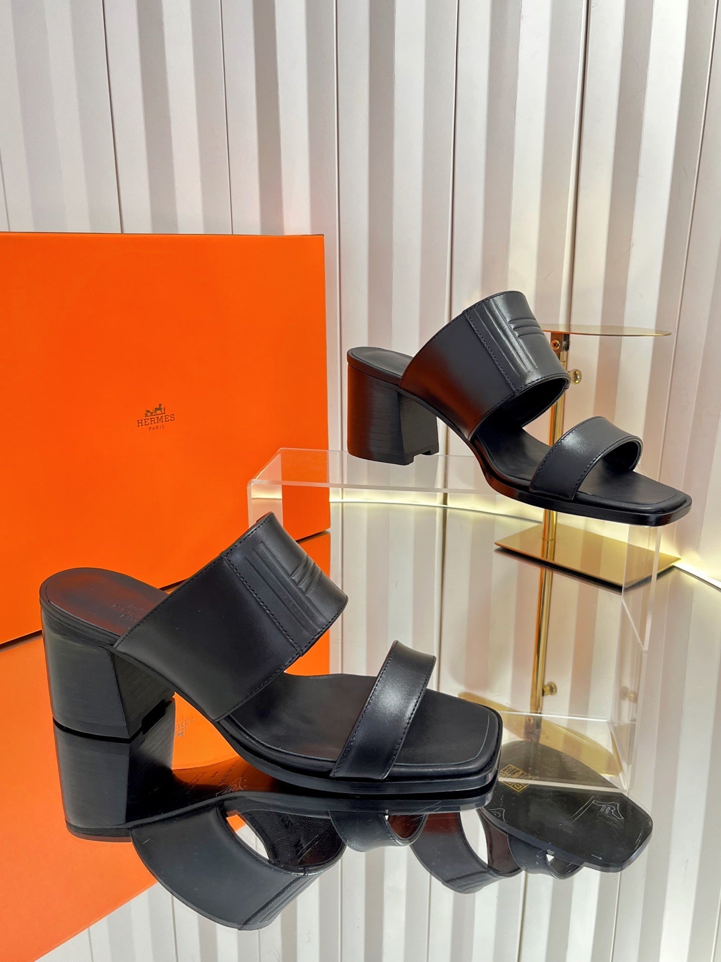 HM 26S MONICA 60 SANDAL IN BLACK CALFSKIN