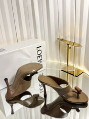 LOEWE 26S HEELED THONG SANDALS 90 MM IN CAMEL BROWN CALFSKIN