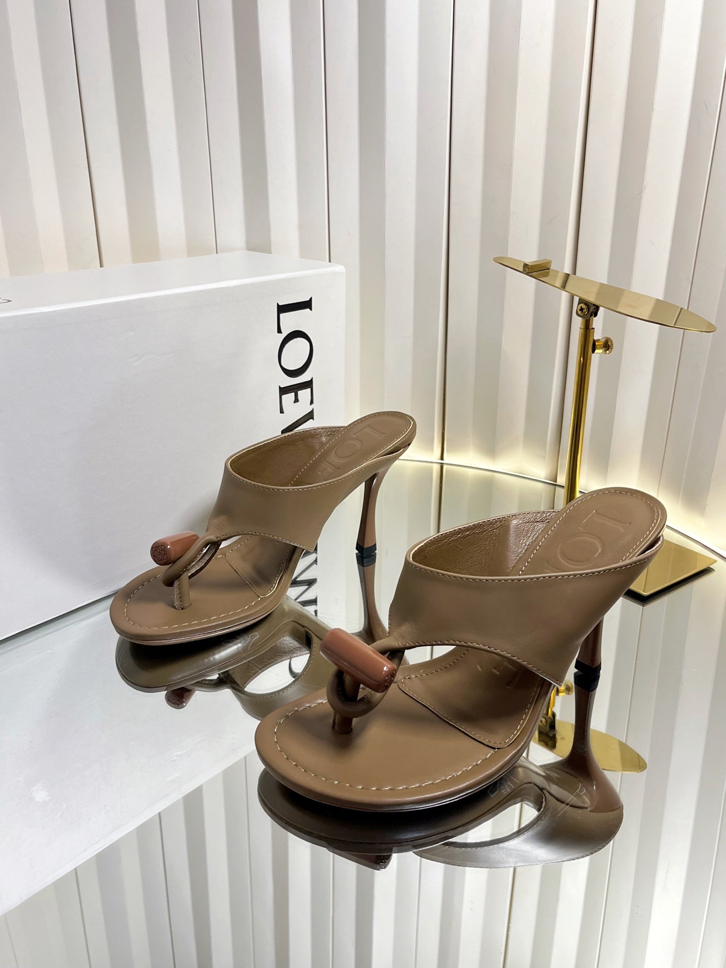 LOEWE 26S HEELED THONG SANDALS 90 MM IN CAMEL BROWN CALFSKIN