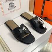 HM 26S ORAN SANDALS IN BLACK EPSOM CALFSKIN SILVER HARDWARE