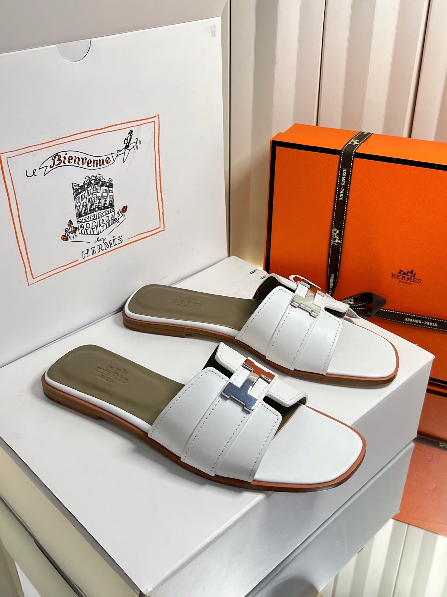 HM 26S ORAN SANDALS IN WHITE CALFSKIN SILVER HARDWARE