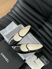 CC MARY JANE SHOES IN BLACK LAMBSKIN WITH GOLD HARDWARE