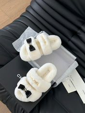 CC DAD SANDAL MULE IN WHITE FLEECE WITH GOLD HARDWARE
