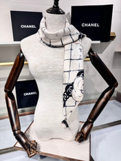 CHANEL 25S SCARF 90 IN CASHMERE SILK 737219