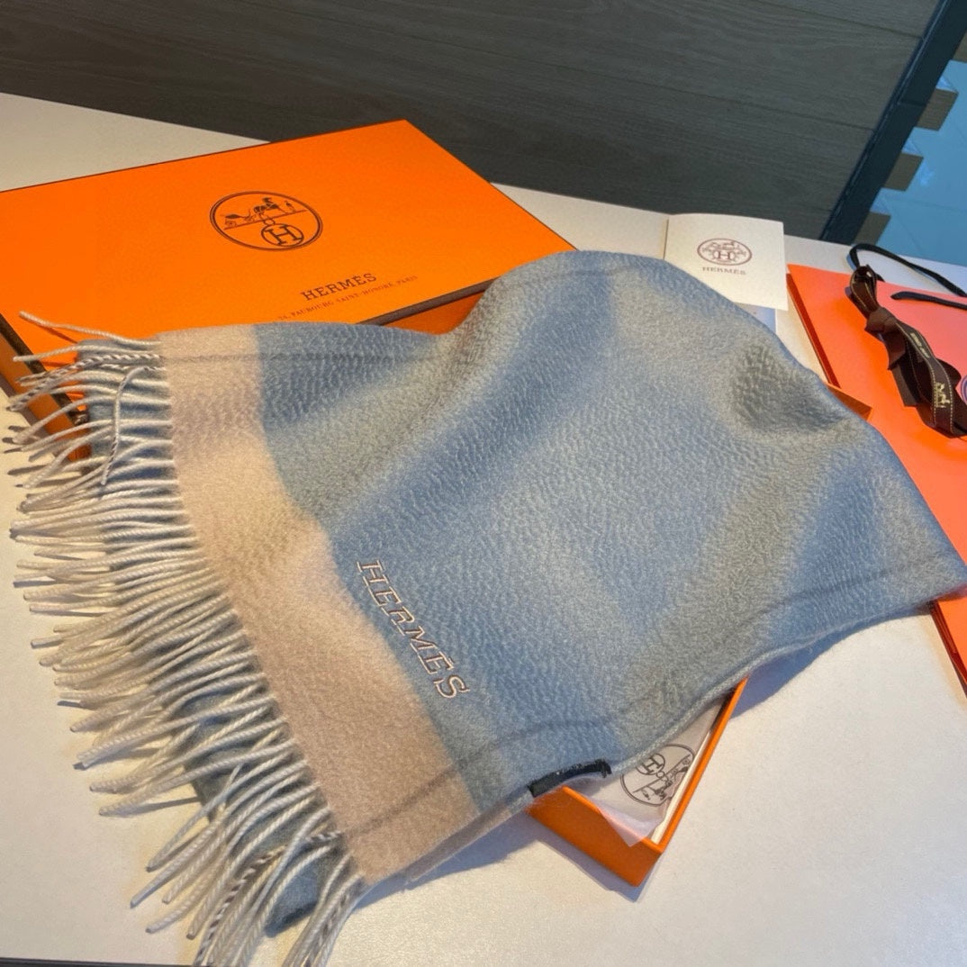 SCARF 180 CM IN POWDER BLUE CASHMERE 366045