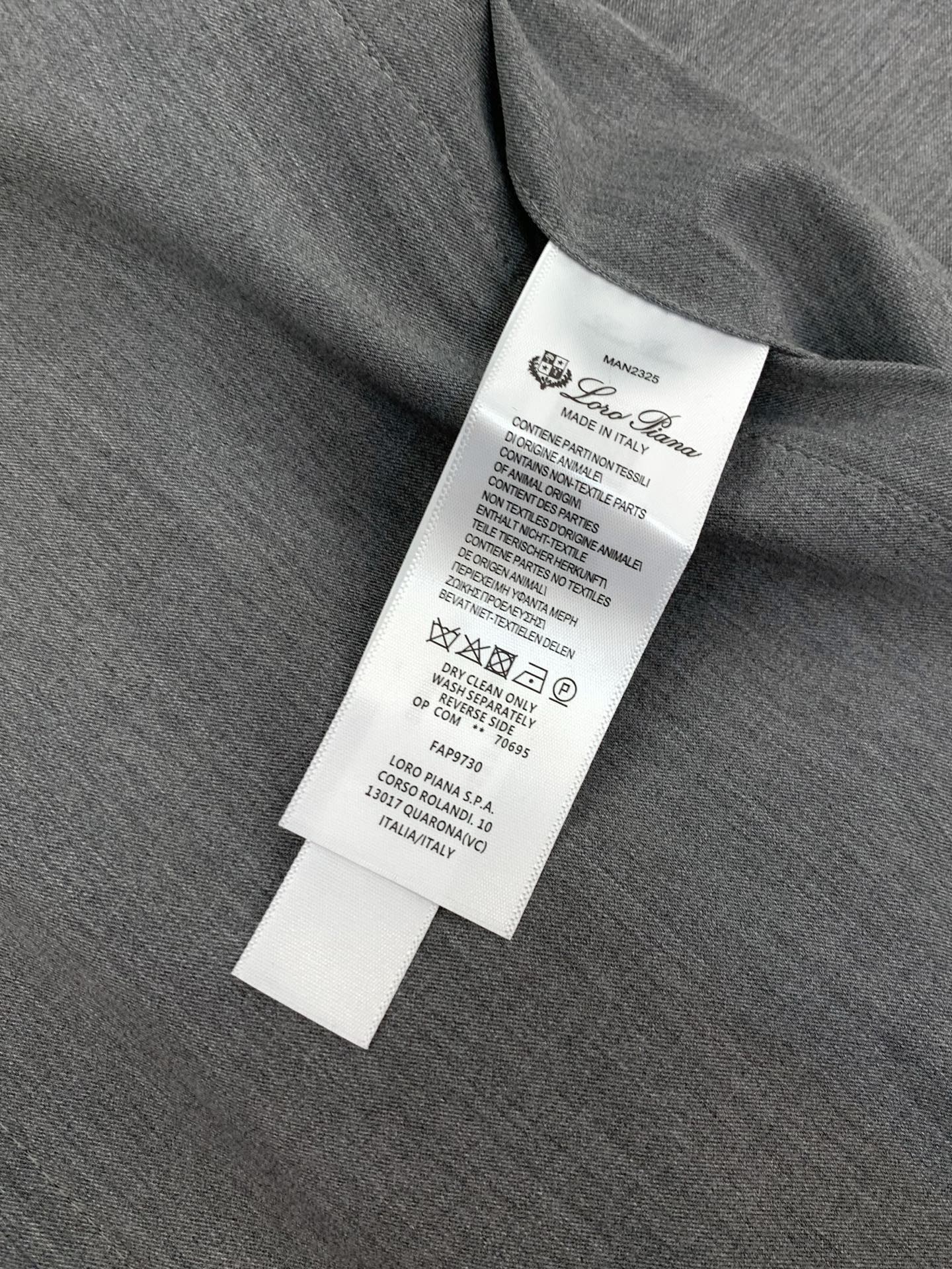 LORO PIANA 26S REVERSIBLE ZIP UP VEST 738