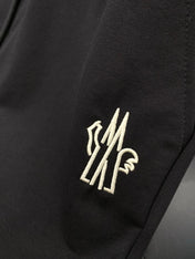 MONCLER 26S SHORTS 592