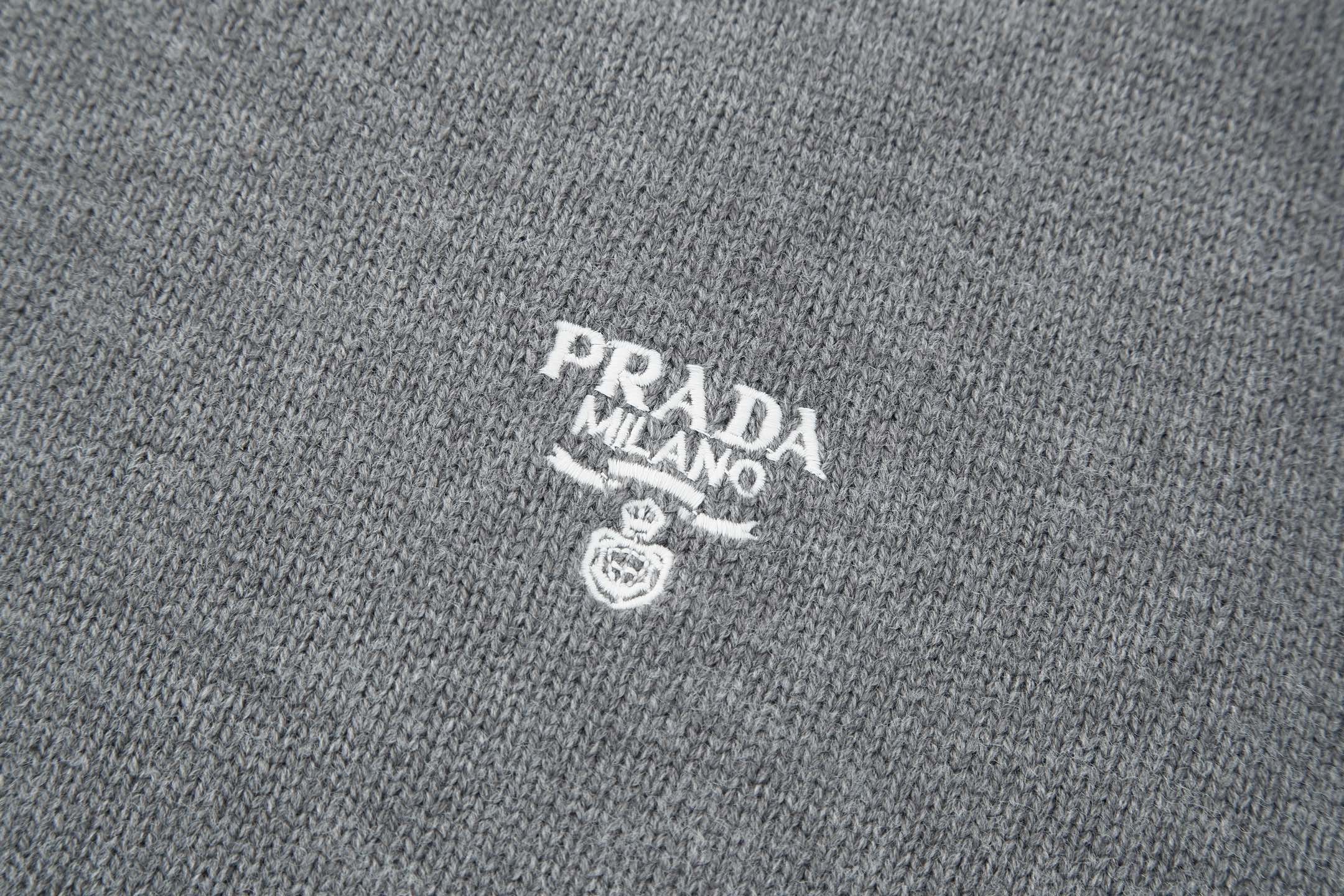 PRADA 25S PULLOVER SWEATER 250