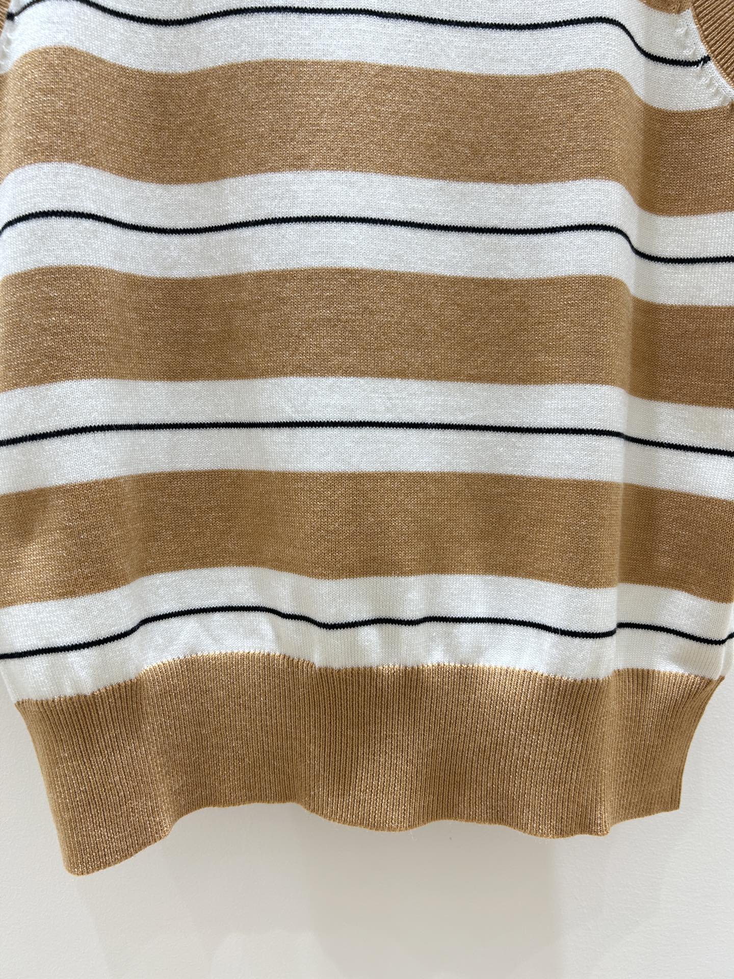 MIUMIU KNIT VEST STYLE 840