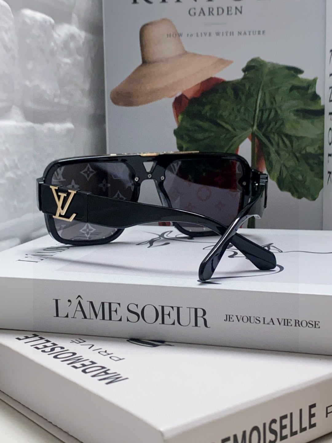 EVIDENCE SUNGLASSES 574717 IN BLACK ACETATE MONOGRAM ON LENS