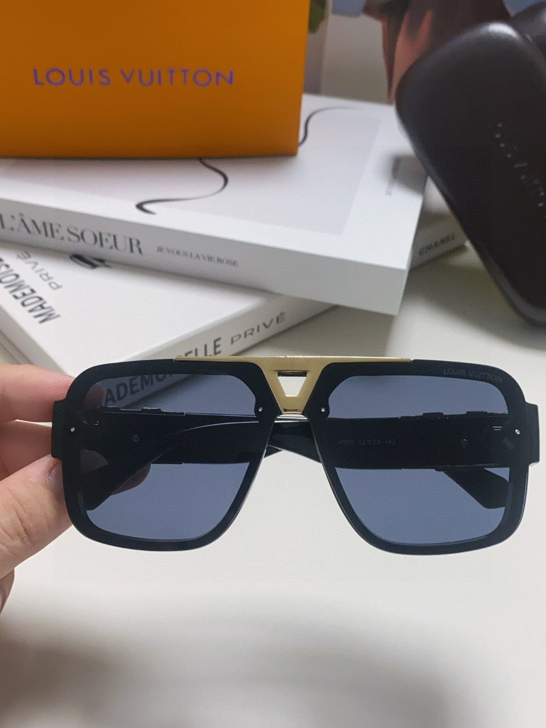 EVIDENCE SUNGLASSES 574719 IN BLACK ACETATE