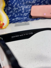 RUNWAY SUNGLASSES 567507 IN BLACK ACETATE SILVER LOGO