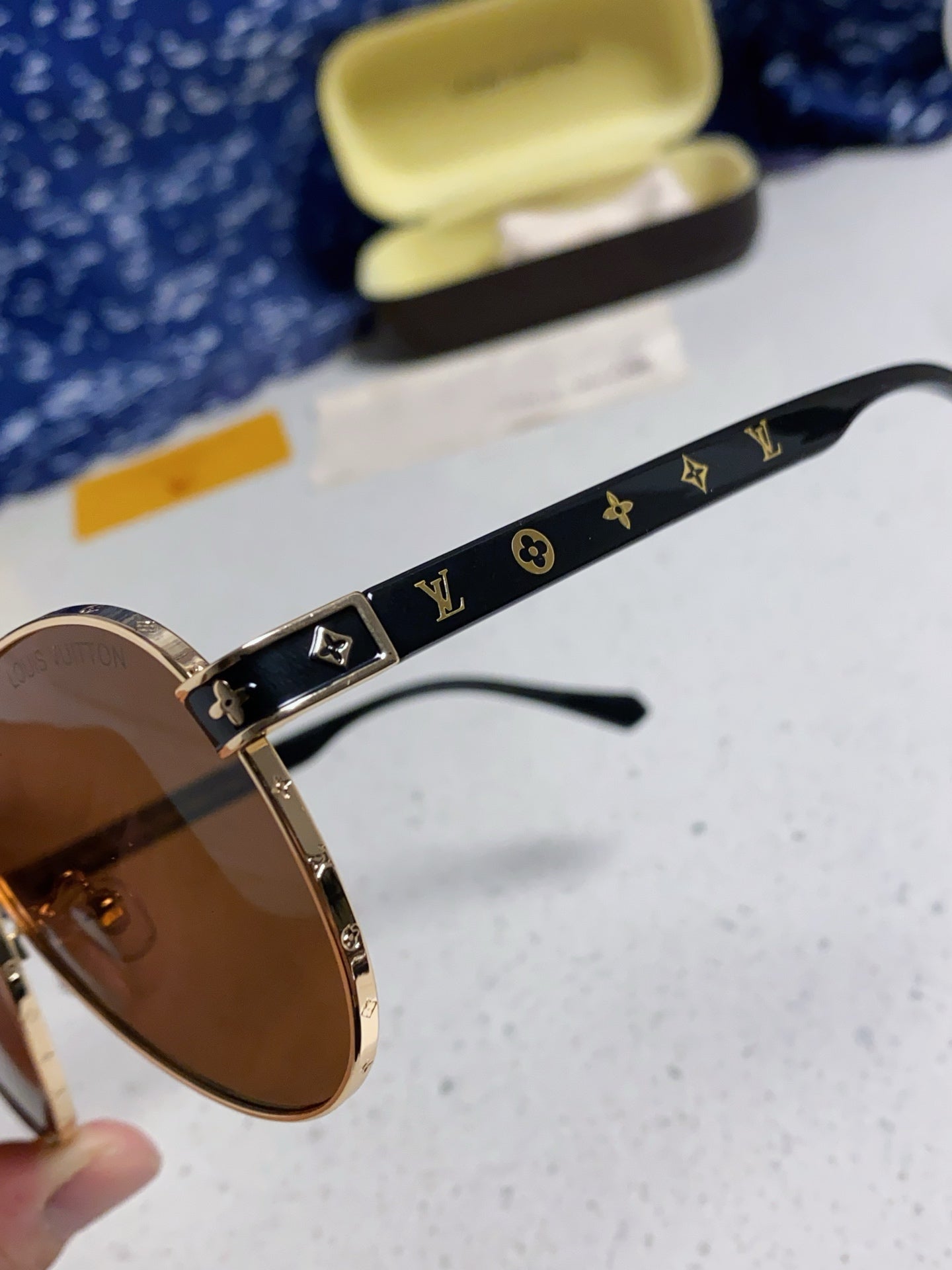 PILOT SUNGLASSES 571634 IN GOLD METAL BROWN LENSES MONOGRAM LOGO