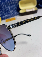 PILOT SUNGLASSES 571633 IN SILVER METAL GREY SMOKE LENSES MONOGRAM LOGO