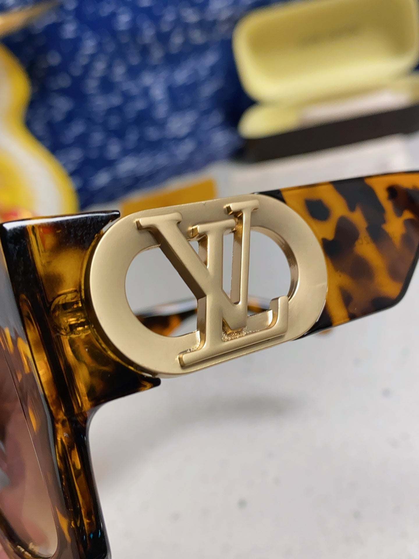 LINK SQUARE SUNGLASSES 570275 IN HAVANA ACETATE GOLD LOGO