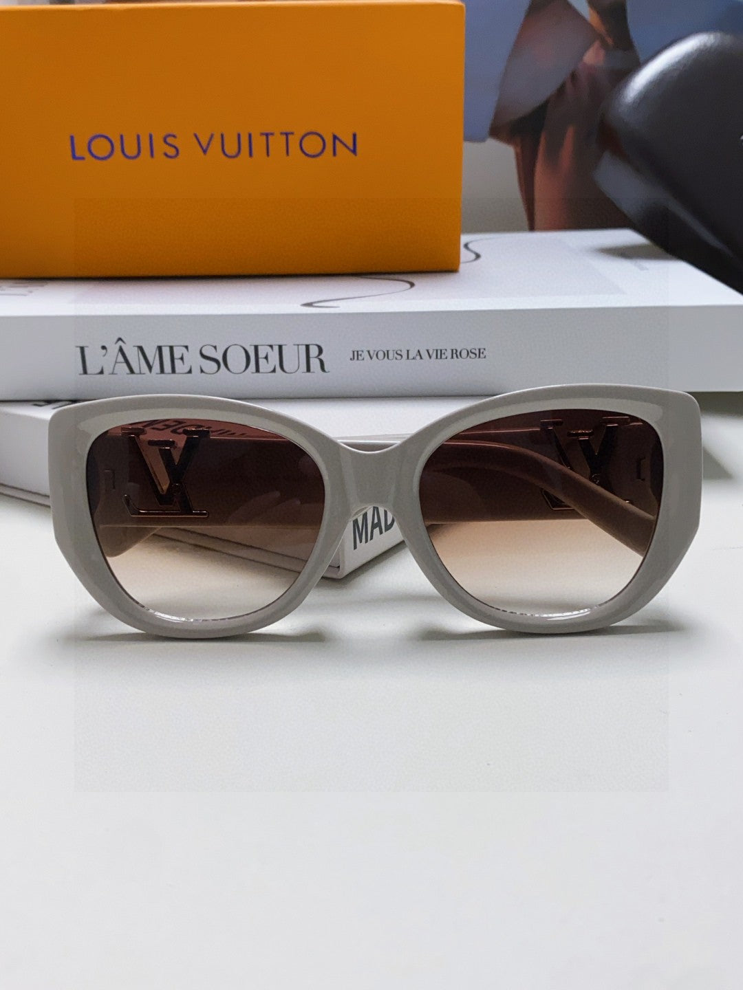ICON CAT EYE SUNGLASSES 570246 IN GREY ACETATE