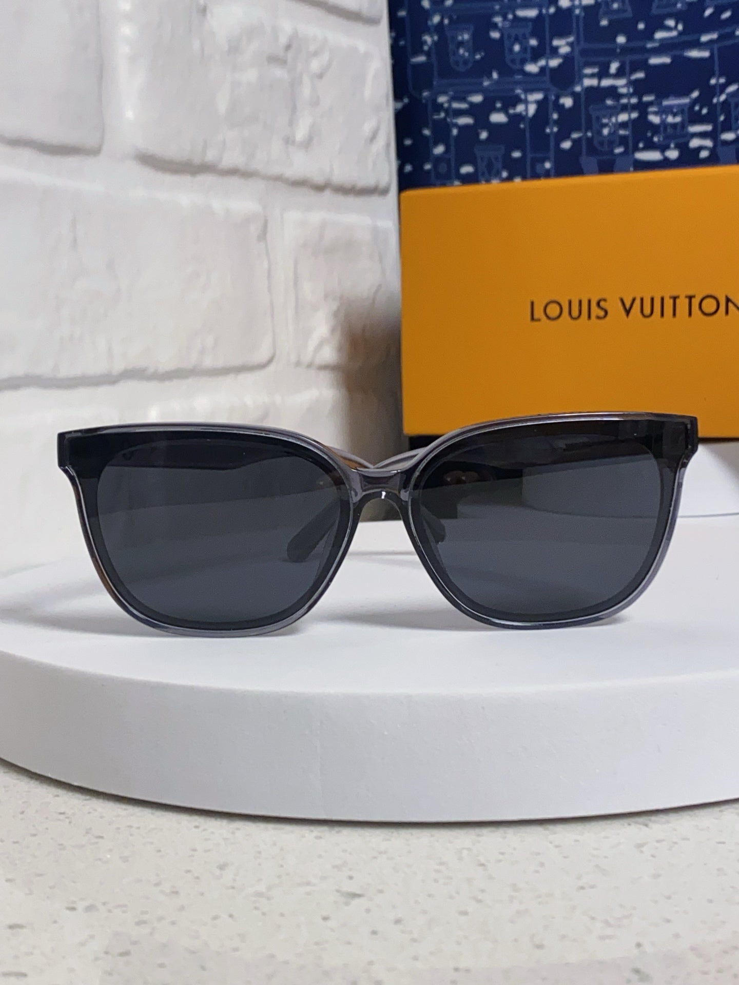 CAT EYE SUNGLASSES 571649 IN GREY CLEAR ACETATE