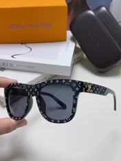 MONOGRAM SUNGLASS 581386 IN BLACK ACETATE FRAME
