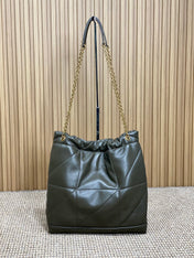 DRAWSTRING CHAIN STRAP SHOULDER BAG 39 IN DARK GREEN QUILTED CALFSKIN
