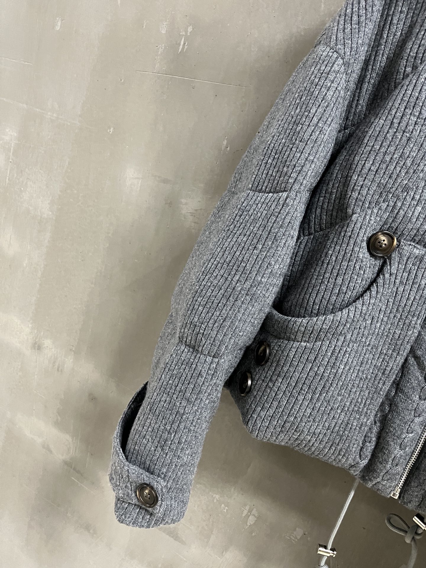 MIUMIU DOWN JACKET STYLE 689
