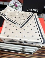 CHANEL 25S SCARF 90 IN SILK 730538