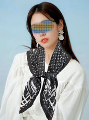 LV SCARF 90 CM IN SILK 733839