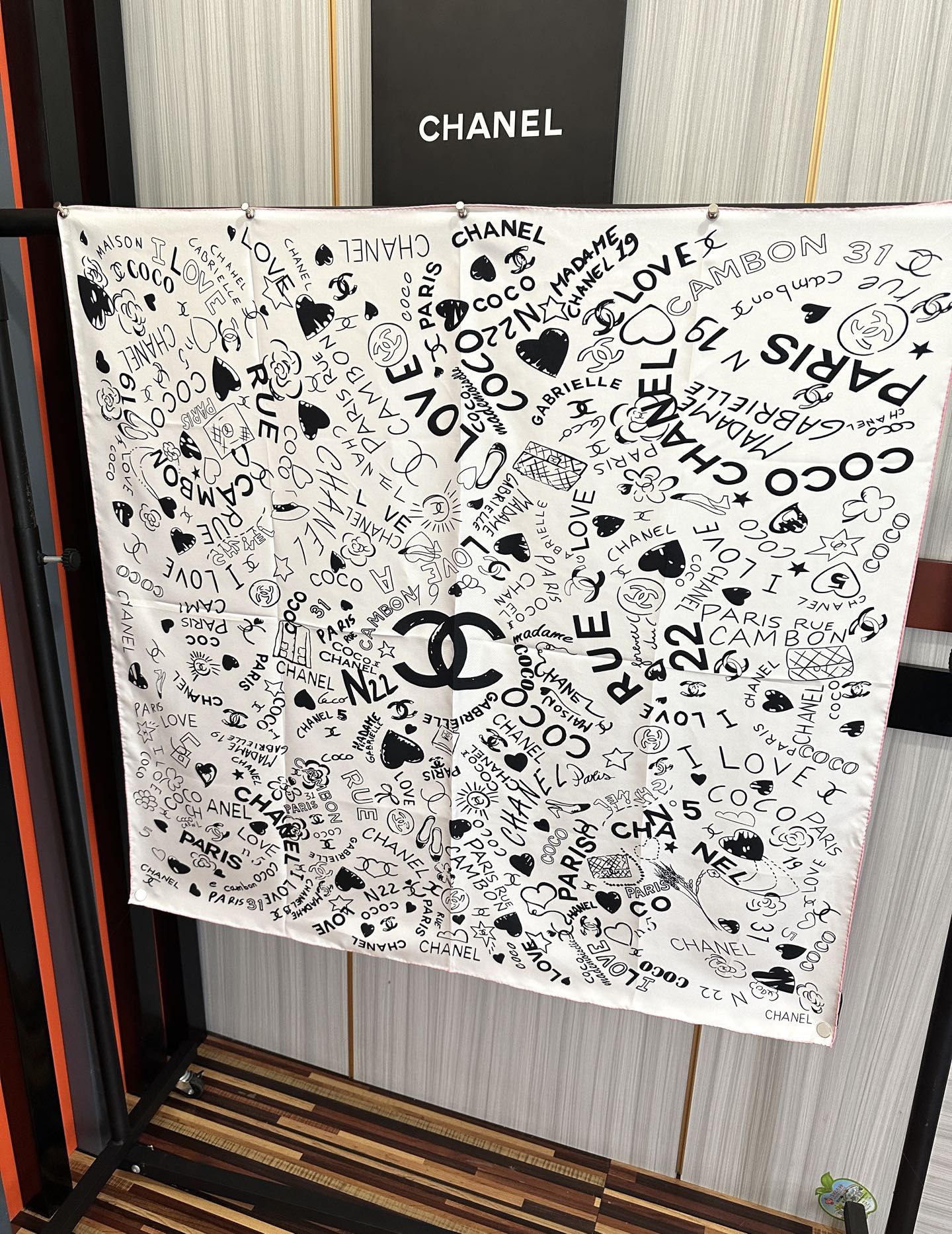 CHANEL 26S SCARF 90 IN SILK 311895