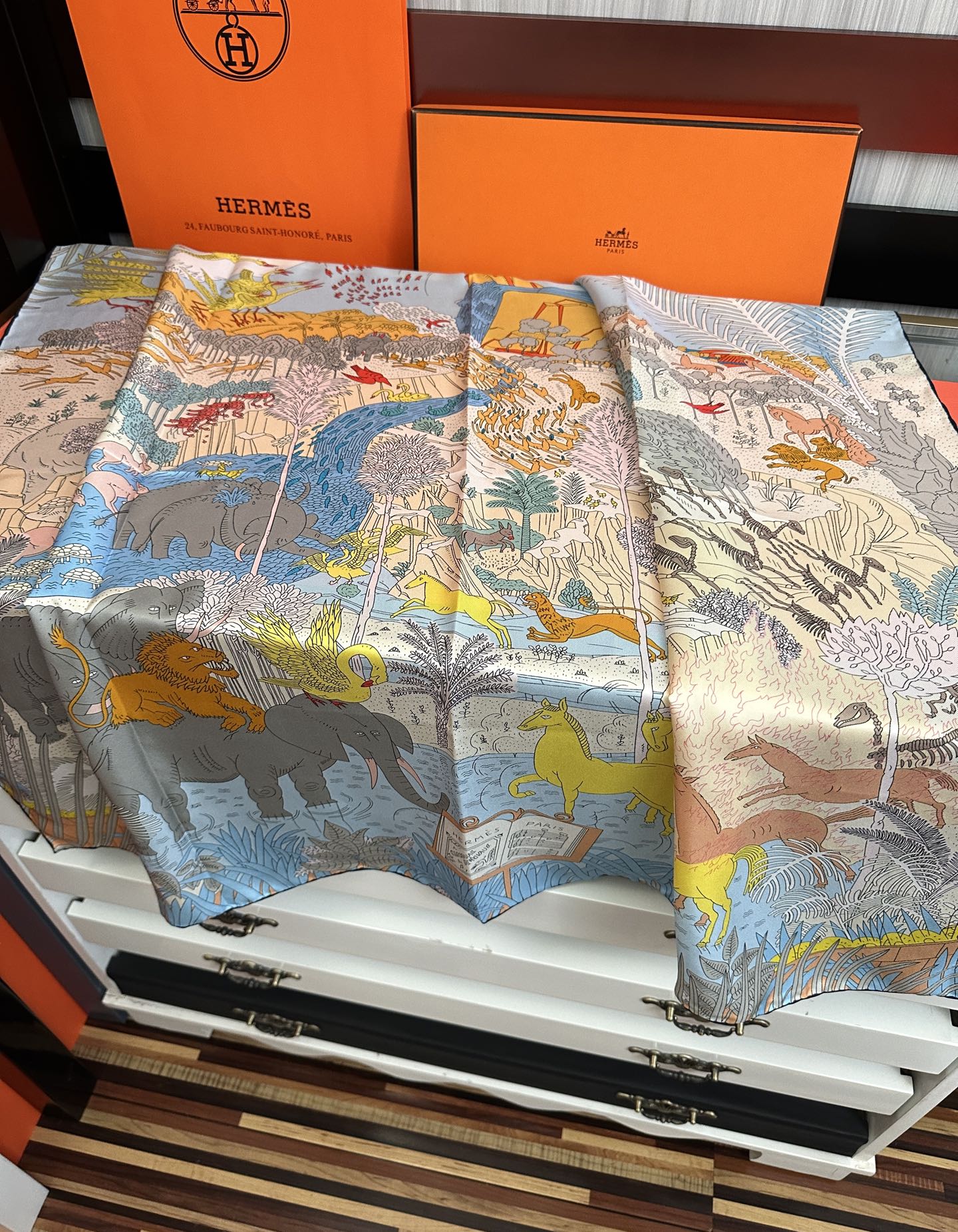 HERMES 26S SCARF 90 IN SILK 304199