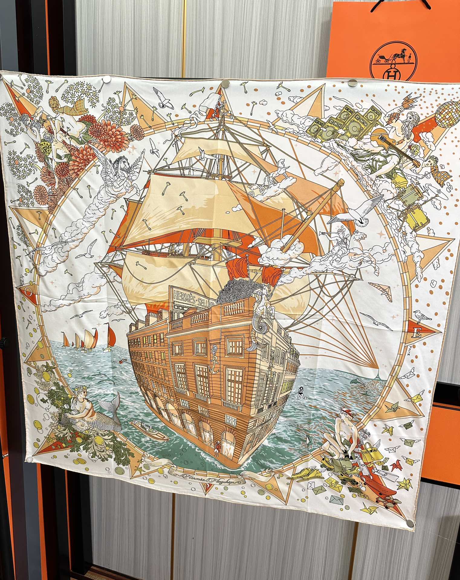 HERMES 26S PRINTED SQUARE SCARF 90 IN SILK 312025