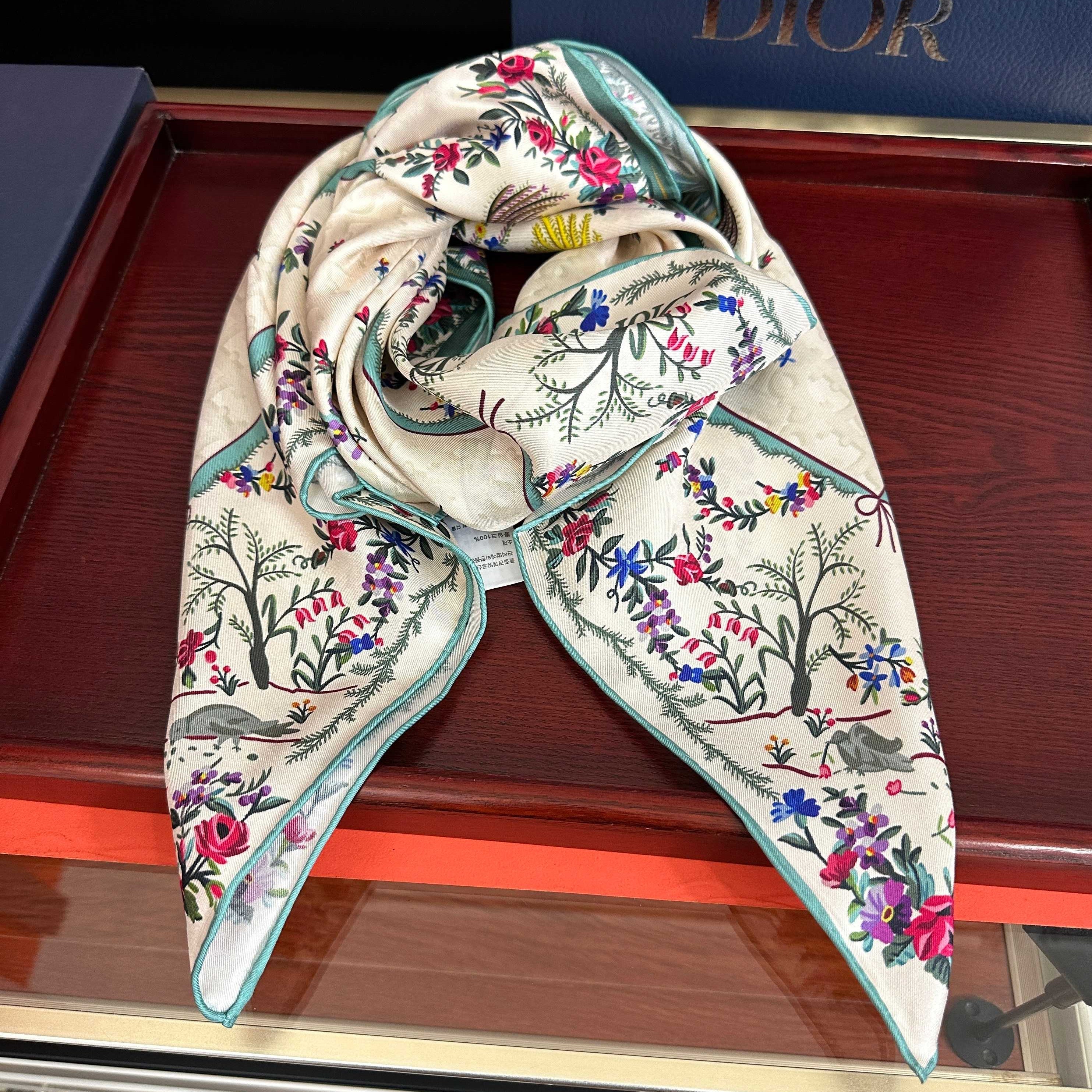 DIOR 26S SCARF 90 IN SILK 424327
