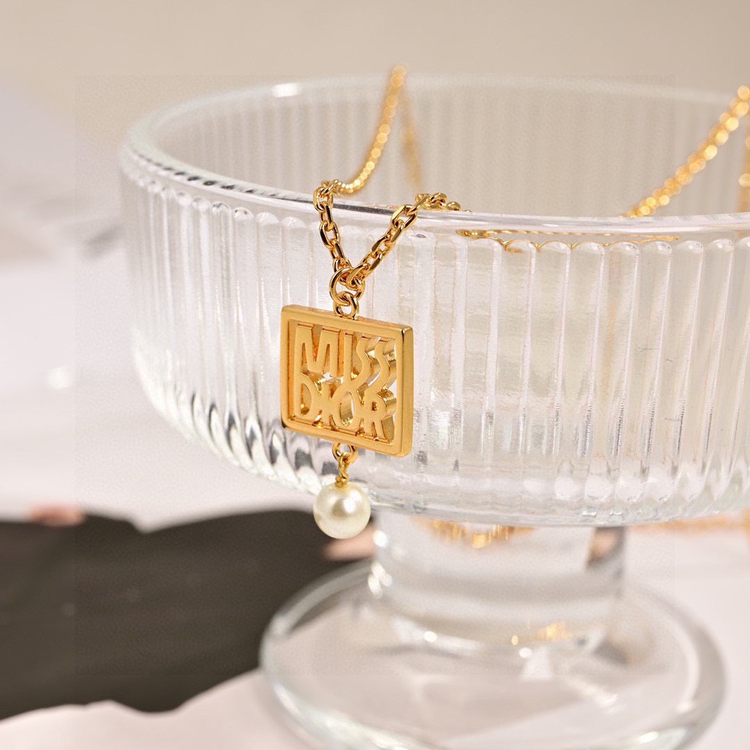 CD 26S MISS DIOR LOGO PEARL PENDANT NECKLACE IN GOLD METAL