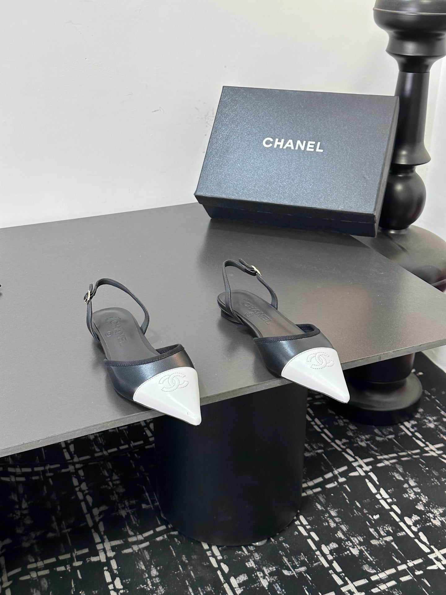 CHANEL 26S SLINGBACK FLATS IN BLACK AND WHITE LAMBSKIN