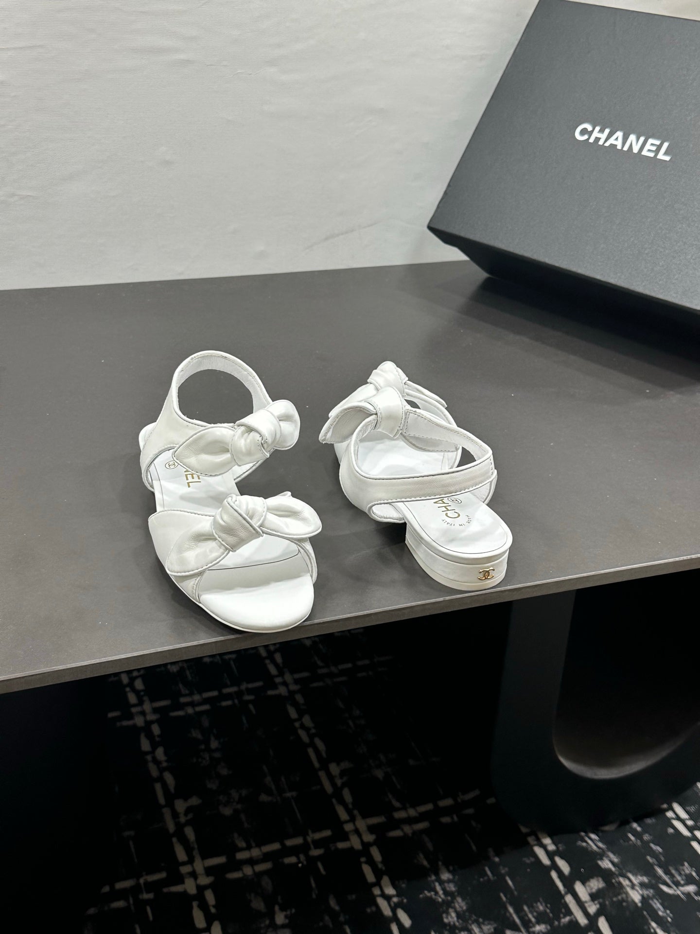CHANEL 26S BOW SANDALS IN WHITE CALFSKIN