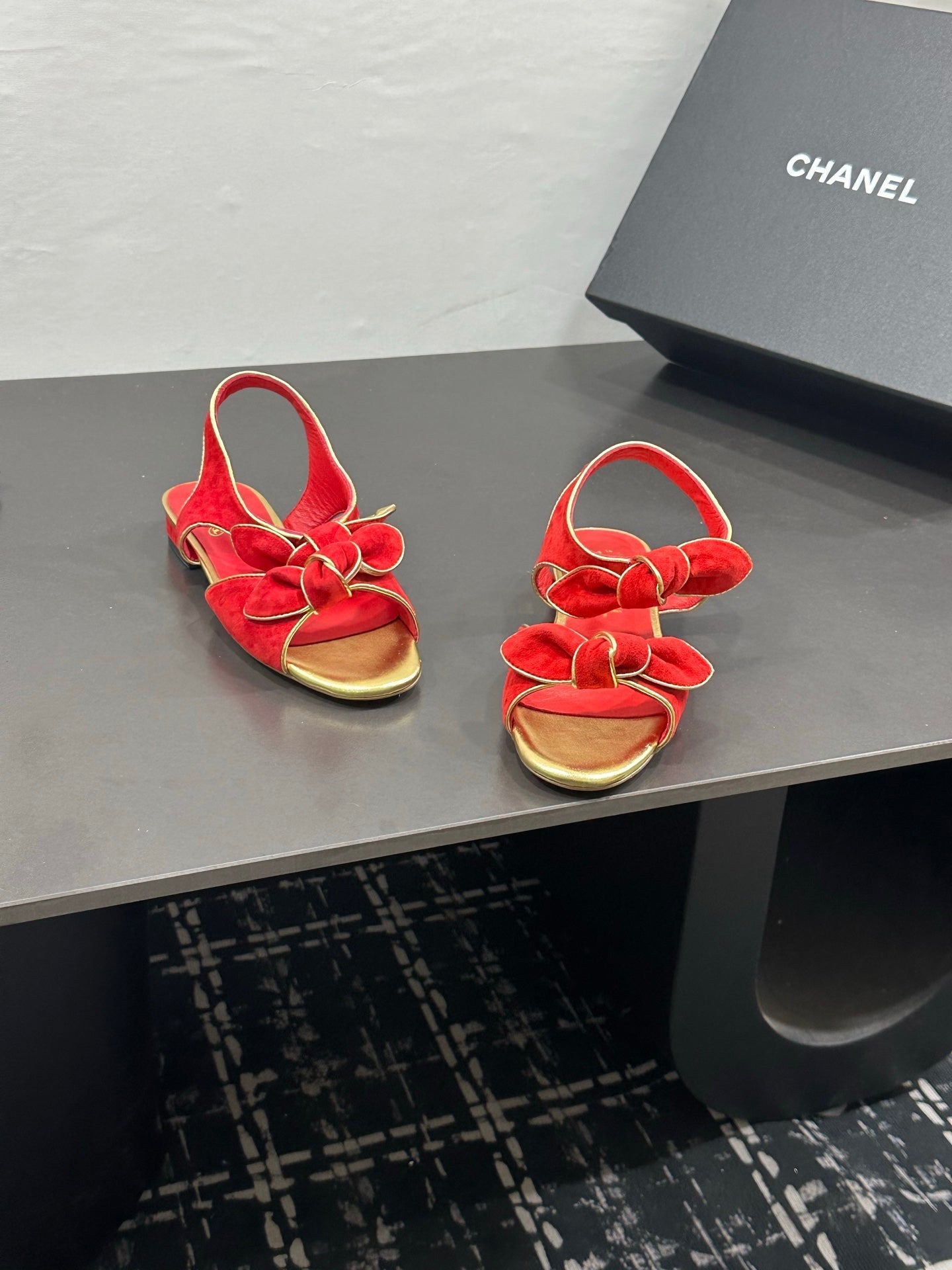 CHANEL 26S BOW SANDALS IN RED AND GOLD SUEDE