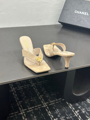CHANEL 26S HIGH-HEEL THONG SANDALS IN BEIGE SUEDE WITH FLOWER DETAIL
