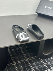 CHANEL 26S BALLET FLATS IN BLACK CALFSKIN WITH WHITE CC LOGO
