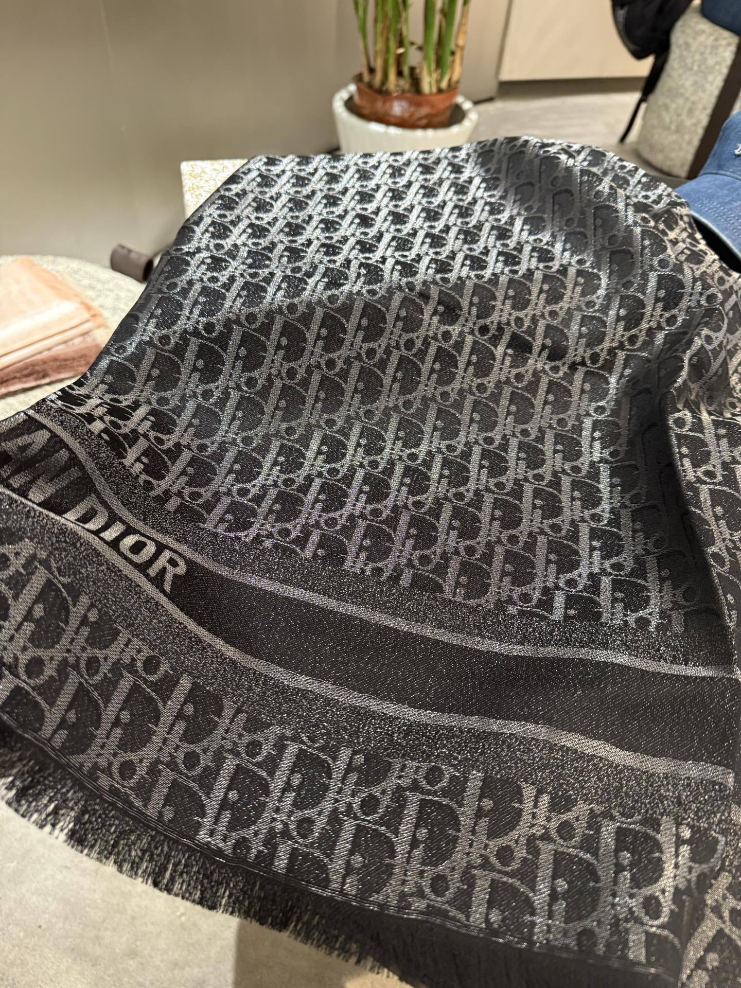 DIOR 26S SCARF 140 IN SILK AND CASHMERE 429180