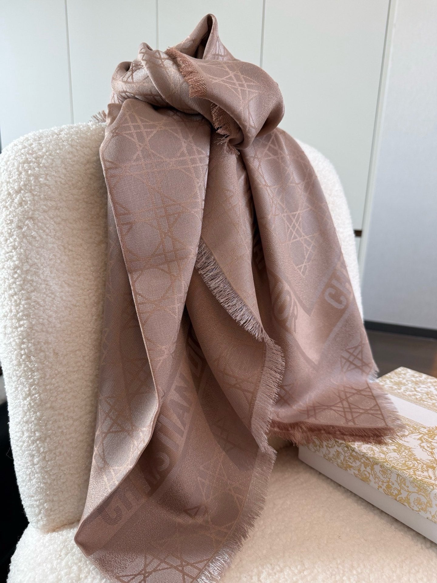 DIOR 26S SCARF 140 IN SILK AND CASHMERE 424266